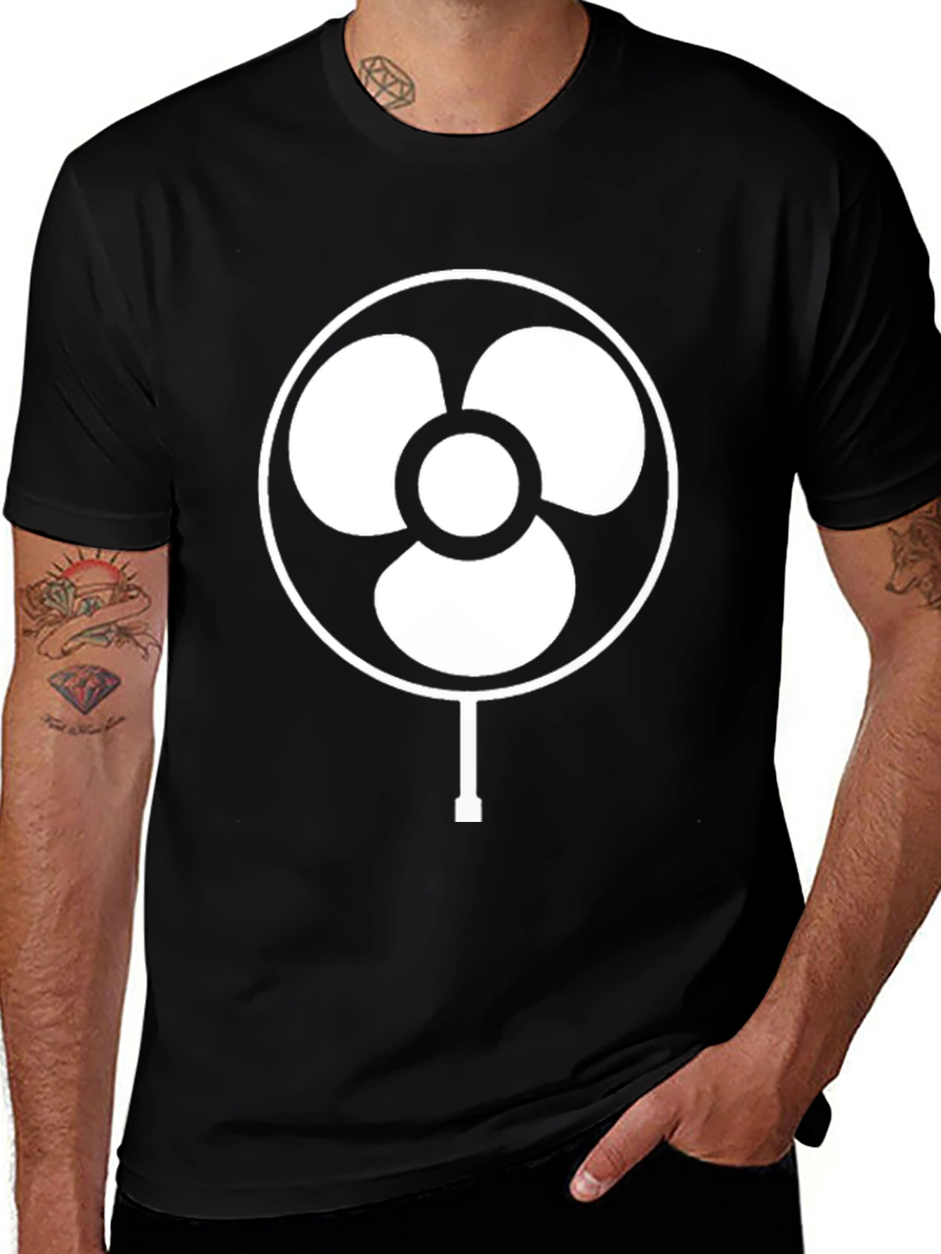 Retro Fan Graphic Tee - Cool Black T-Shirt